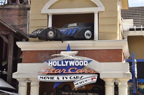 What car has a Hollywood star?
